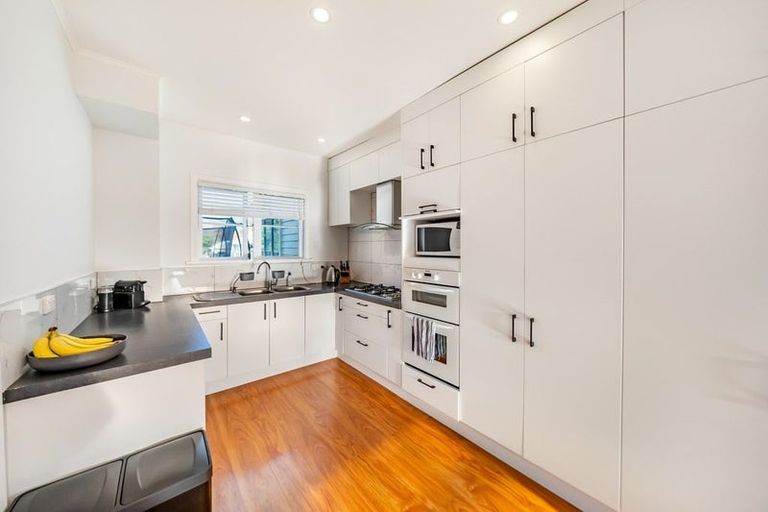 Photo of property in 27 Sladden Street, Naenae, Lower Hutt, 5011