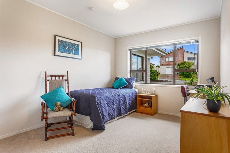 Photo of property in 15 Tatyana Place, Massey, Auckland, 0614