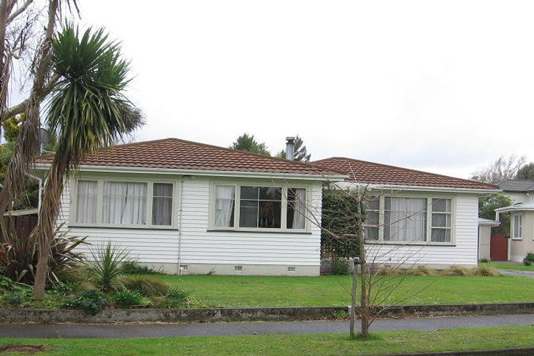 Photo of property in 19 Bond Street, Hokowhitu, Palmerston North, 4410