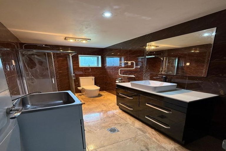 Photo of property in 53 Pomaria Road, Henderson, Auckland, 0610