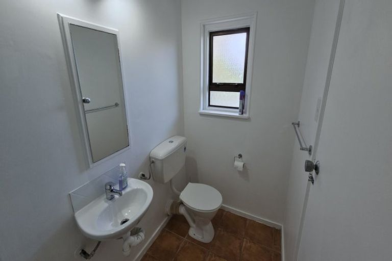 Photo of property in 4/52 Russell Terrace, Berhampore, Wellington, 6023