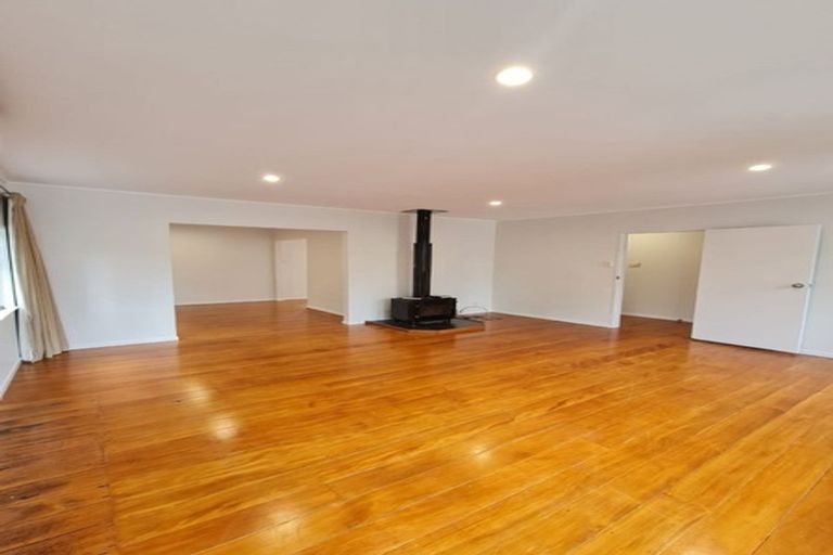 Property details for 36b Alberta Street, Point Chevalier, Auckland, 1022