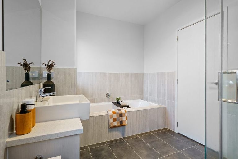 Photo of property in 35 Carnation Court, Cambridge, 3434