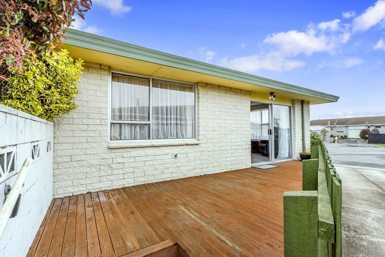 Photo of property in 1/18 Leonie Place, Aranui, Christchurch, 8061