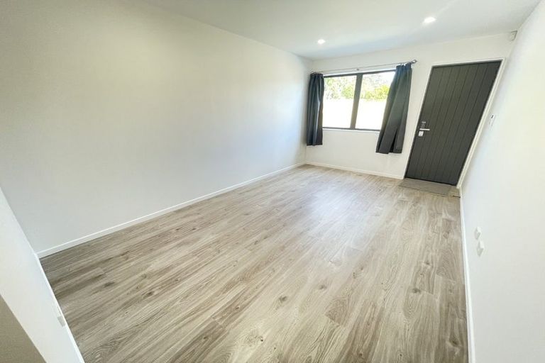Photo of property in 2/61 East Street, Papakura, 2110