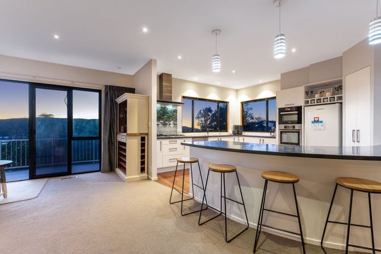 Photo of property in 8a Kiriwai Road, Paremata, Porirua, 5024