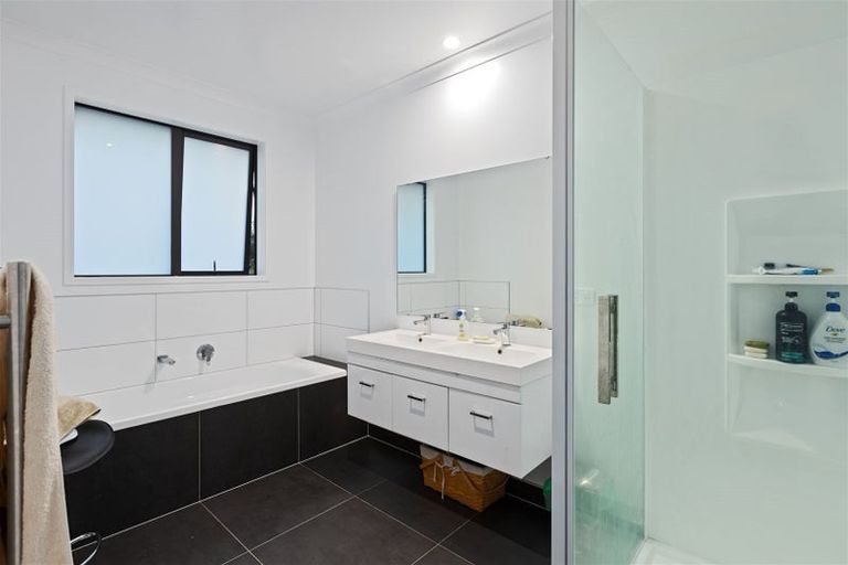 Photo of property in 1 Three Oaks Drive, Dairy Flat, Albany, 0794