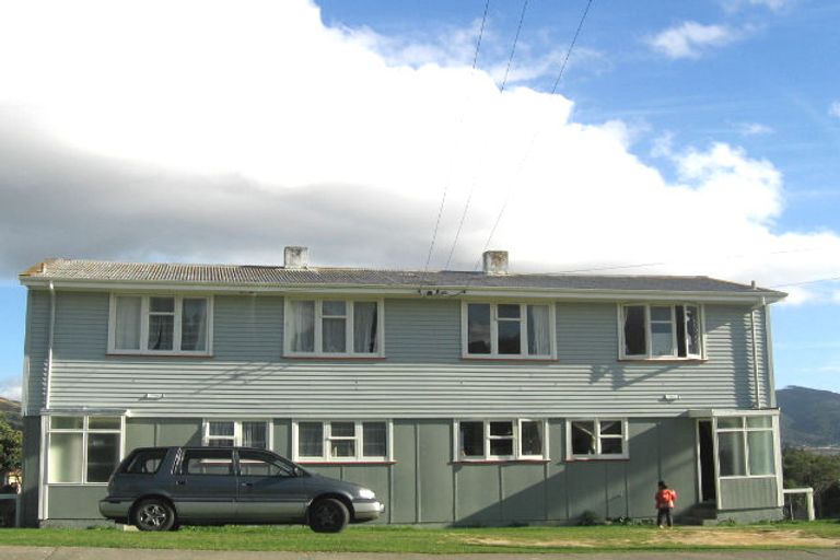 Photo of property in 8-10 Aberfeldy Street, Cannons Creek, Porirua, 5024