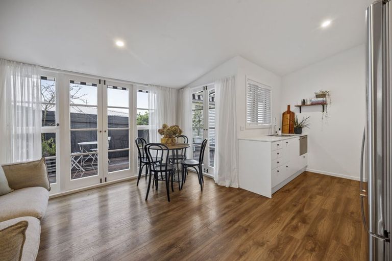 Photo of property in 251a Courtenay Street, Strandon, New Plymouth, 4312