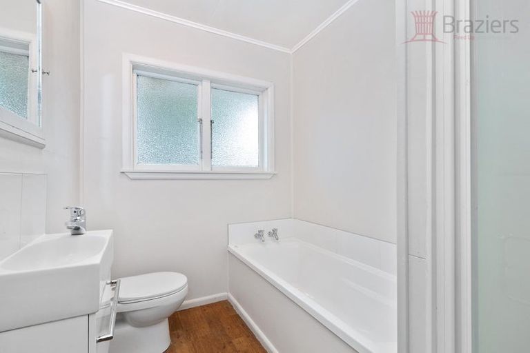 Photo of property in 33a Garreg Road, Fendalton, Christchurch, 8052