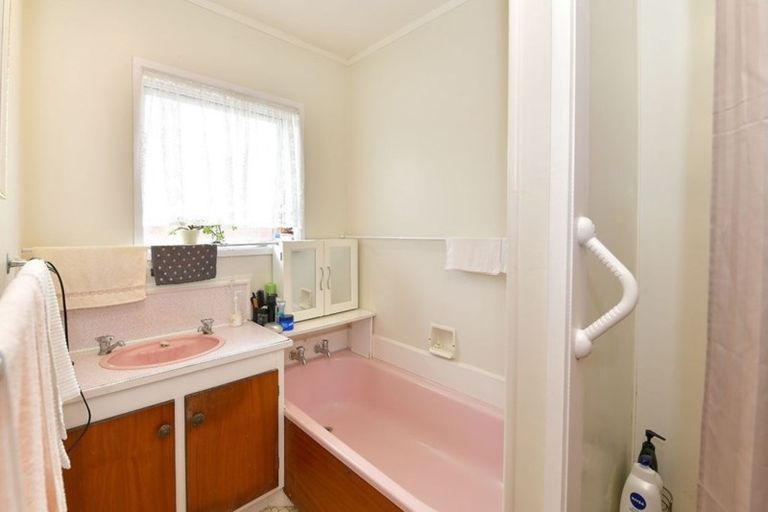 Photo of property in 2/85 Velma Road, Hillcrest, Auckland, 0627