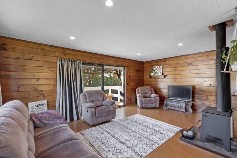 Photo of property in 18 Oaklands Grove, Clouston Park, Upper Hutt, 5018