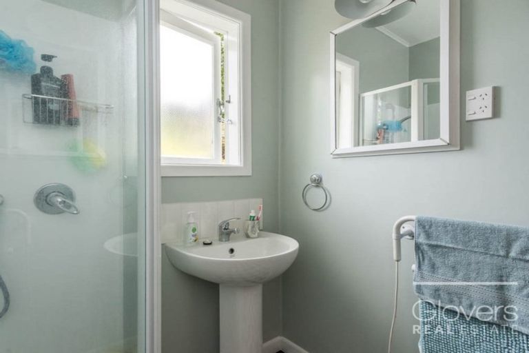 Photo of property in 8 Tawini Road, Titirangi, Auckland, 0604