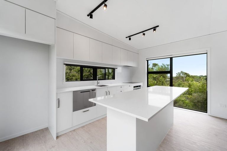 Photo of property in 1117b Whangaparaoa Road, Tindalls Beach, Whangaparaoa, 0930