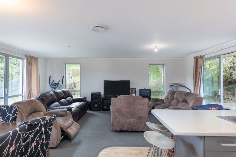 Photo of property in 56 Cardiff Crescent, Cannons Creek, Porirua, 5024