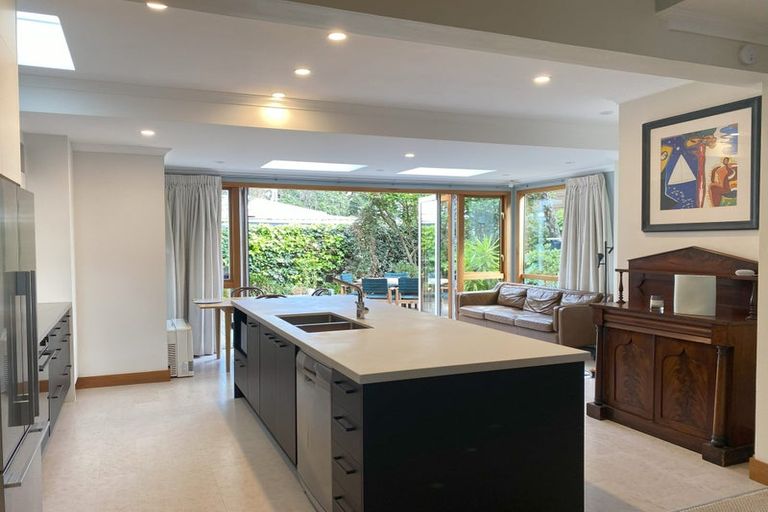 Photo of property in 100 Pirie Street, Mount Victoria, Wellington, 6011