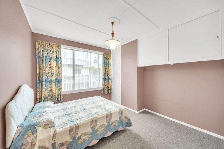 Photo of property in 12 Oxford Street, Holmes Hill, Oamaru, 9401