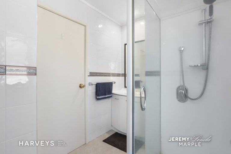 Photo of property in 5/37a Glengarry Road, Glen Eden, Auckland, 0602