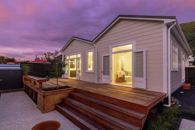 Photo of property in 95b Waikawa Road, Picton, 7220