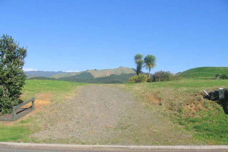 Photo of property in 97 Tarapatiki Drive, Whitianga, 3510