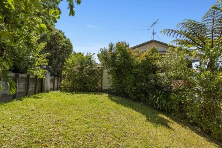 Photo of property in 14 Cullen Place, Tawa, Wellington, 5028