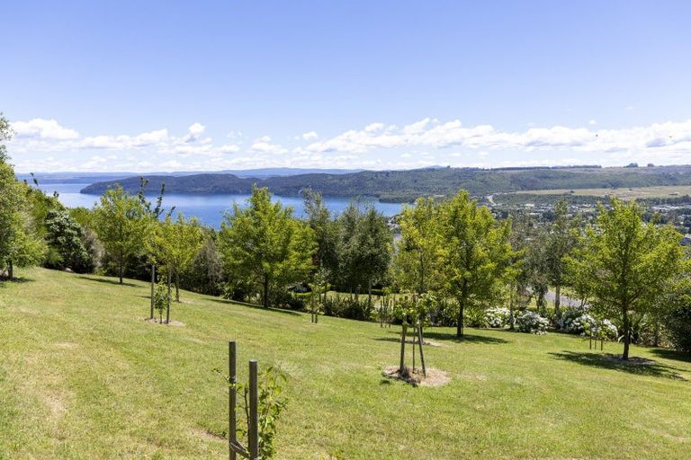 Photo of property in 35 Locheagles Rise, Kinloch, Taupo, 3377
