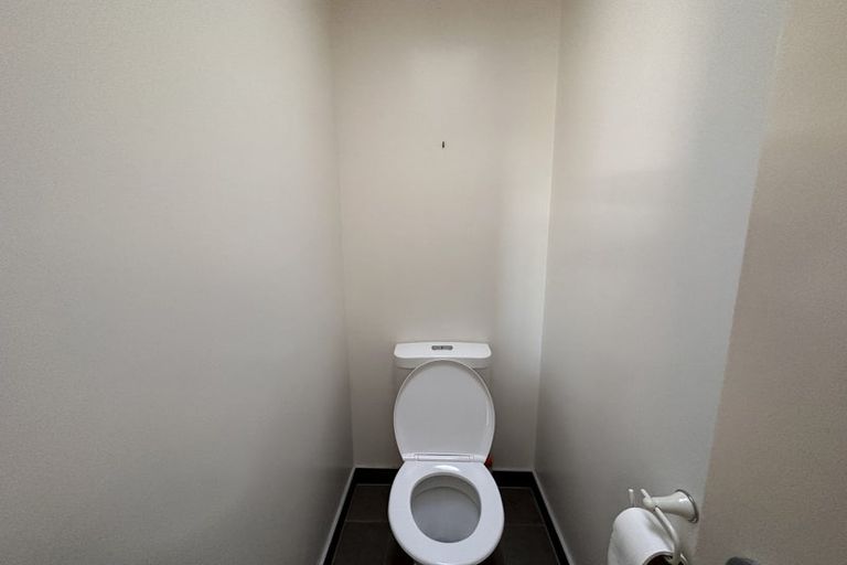 Photo of property in 30a Oakwood Grove, Eastern Beach, Auckland, 2012