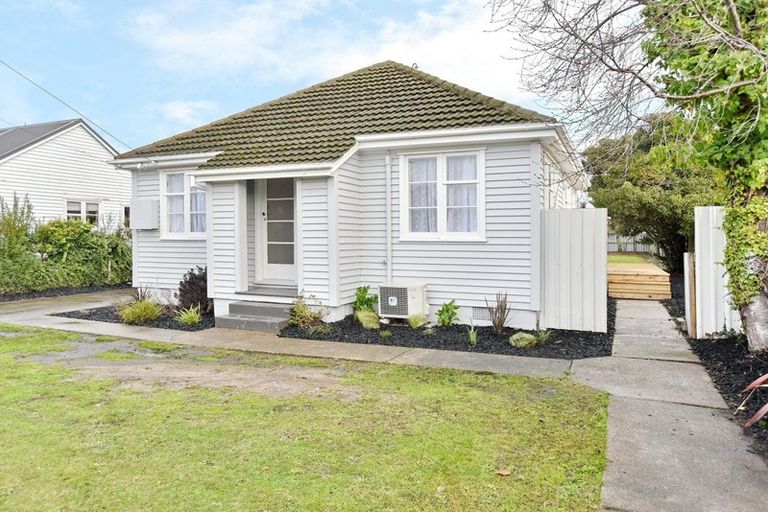 Photo of property in 28 Douglas Road, Amberley, 7410