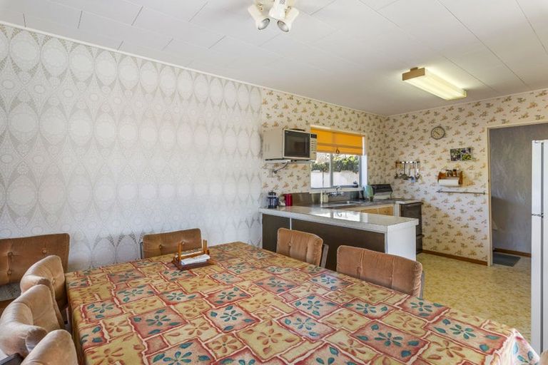 Photo of property in 50 Queens Road, Waikanae Beach, Waikanae, 5036