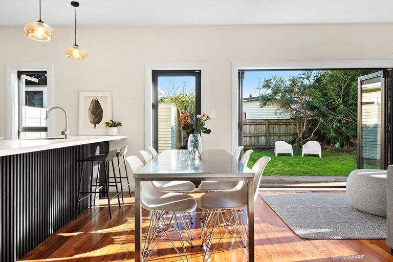 Photo of property in 35 Aparima Avenue, Miramar, Wellington, 6022