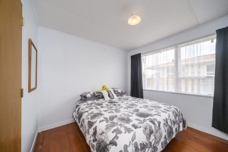 Photo of property in 37 Karamea Crescent, Kelvin Grove, Palmerston North, 4414