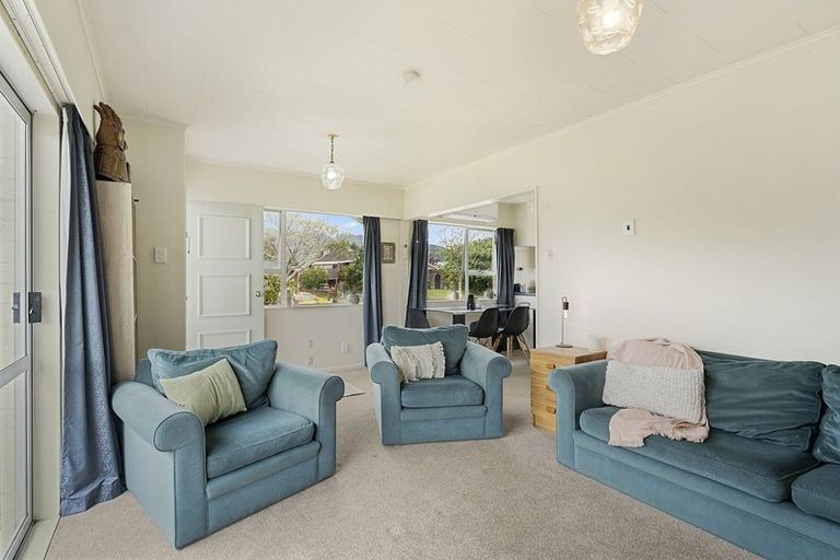 Photo of property in 33a Nimmo Avenue West, Waikanae, 5036