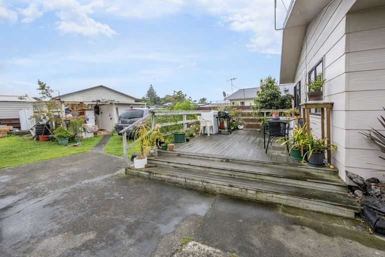 Photo of property in 9 Simcox Street, Otaki Beach, Otaki, 5512