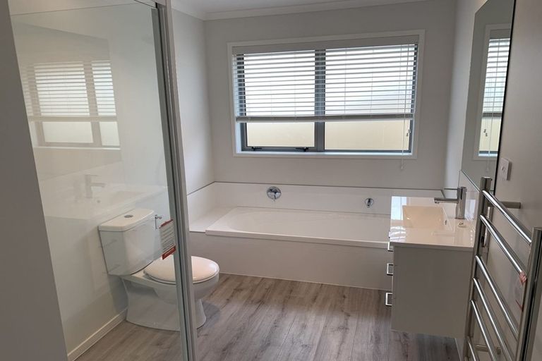 Photo of property in 186 Te Okuroa Drive, Papamoa, 3118