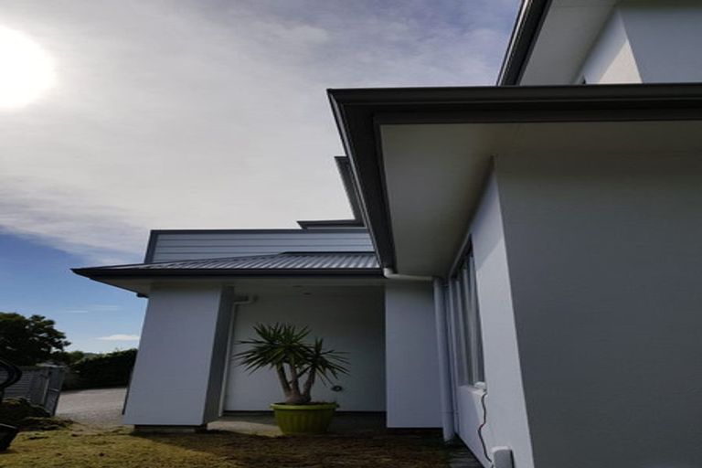 Photo of property in 16 Eastcott Grove, Churton Park, Wellington, 6037