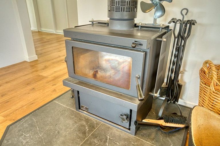 Photo of property in 5 Fairway Drive, Moana, 7872