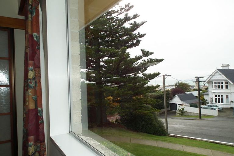 Photo of property in 16 Ure Street, South Hill, Oamaru, 9400