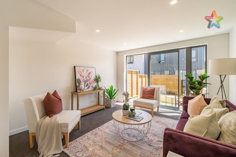 Photo of property in 32 John Street, Stokes Valley, Lower Hutt, 5019