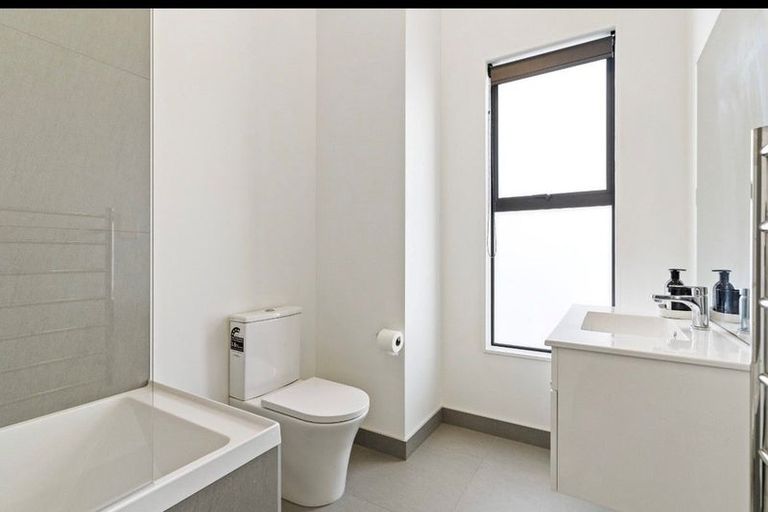 Photo of property in 6/82 East Coast Road, Milford, Auckland, 0620