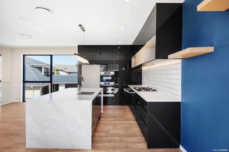 Photo of property in 4b The Parade, Bucklands Beach, Auckland, 2012