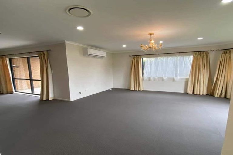 Photo of property in 24 Donegal Park Drive, Flat Bush, Auckland, 2019
