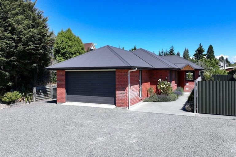 Photo of property in 1 Dwyer Place, Lake Tekapo, 7999