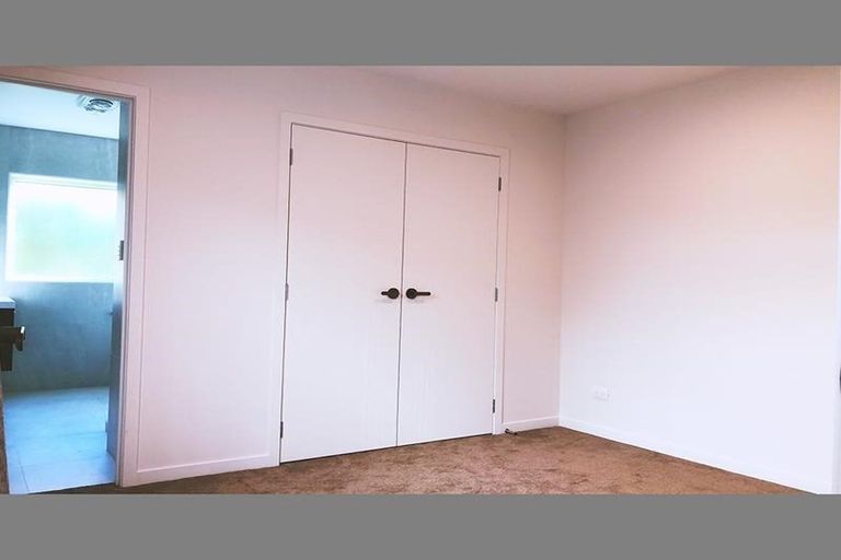 Photo of property in 6 Lancia Way, Oteha, Auckland, 0632