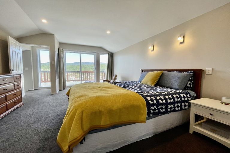 Photo of property in 17 Bay Lair Grove, Island Bay, Wellington, 6023