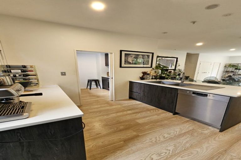 Photo of property in 19 Waru Lane, Te Atatu Peninsula, Auckland, 0610