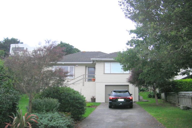Photo of property in 18 Olivia Crescent, Tawa, Wellington, 5028