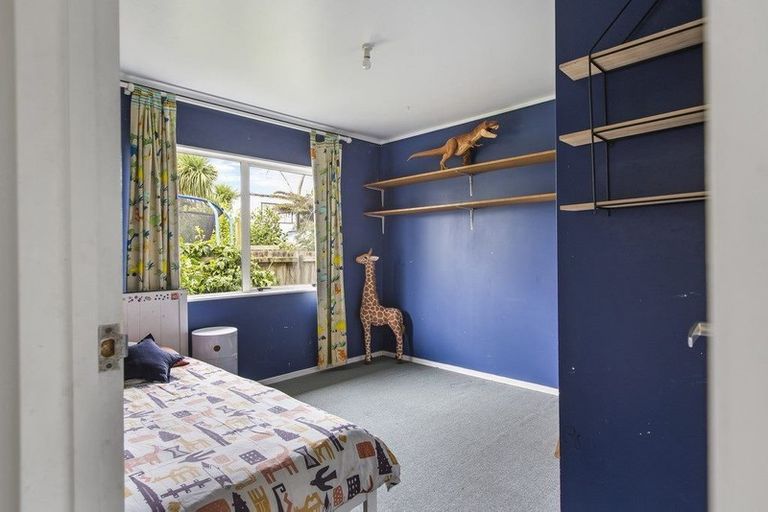 Photo of property in 2/14 Graham Road, Conifer Grove, Takanini, 2112