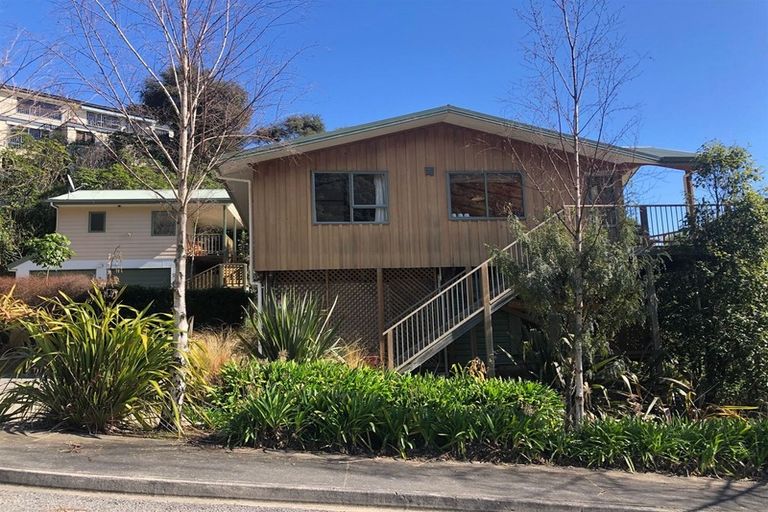 Photo of property in 21 Amelia Crescent, Waikawa, Picton, 7220