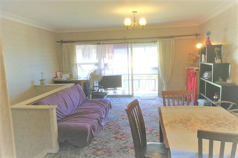 Photo of property in 17a Covil Avenue, Te Atatu South, Auckland, 0610