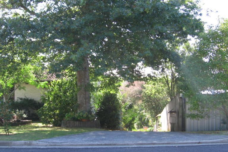 Photo of property in 1/19 Wairere Road, Torbay, Auckland, 0630